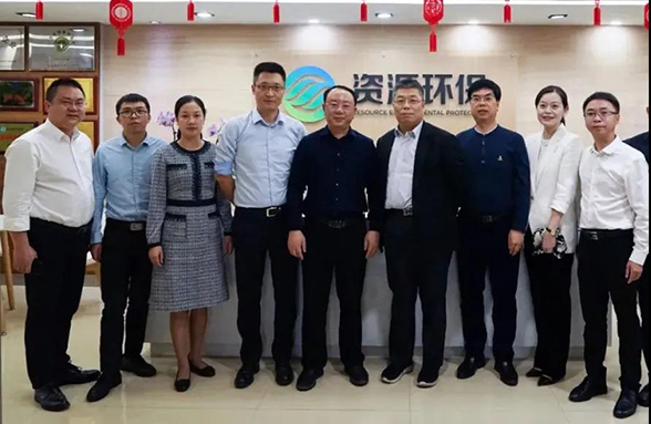 江西崇義縣委李國泉書記一行蒞臨資源環(huán)?？疾旖涣? /></div>
                                    <div   id=